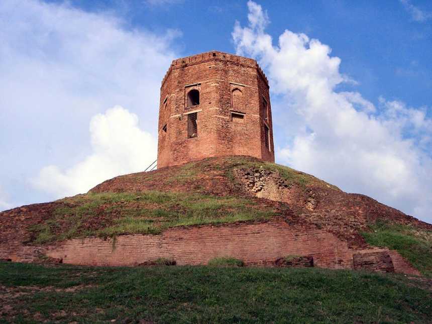 Ruins of Chaukhandi Stupa Sarnath, Varanasi, Uttar Pradesh, India