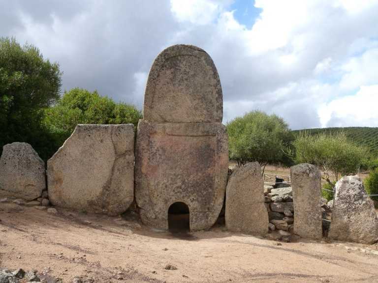 Megaliths: Stone Age Architecture – Earth is Mysterious