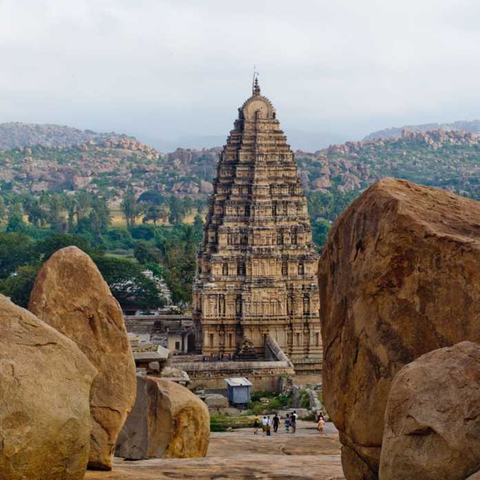 Awe-Inspiring Ruins Of Hampi – Earth is Mysterious